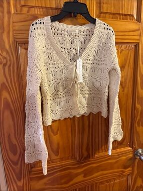 moon & madison Cream Crochet Openwork V-Neck Cardigan. S’ M, L